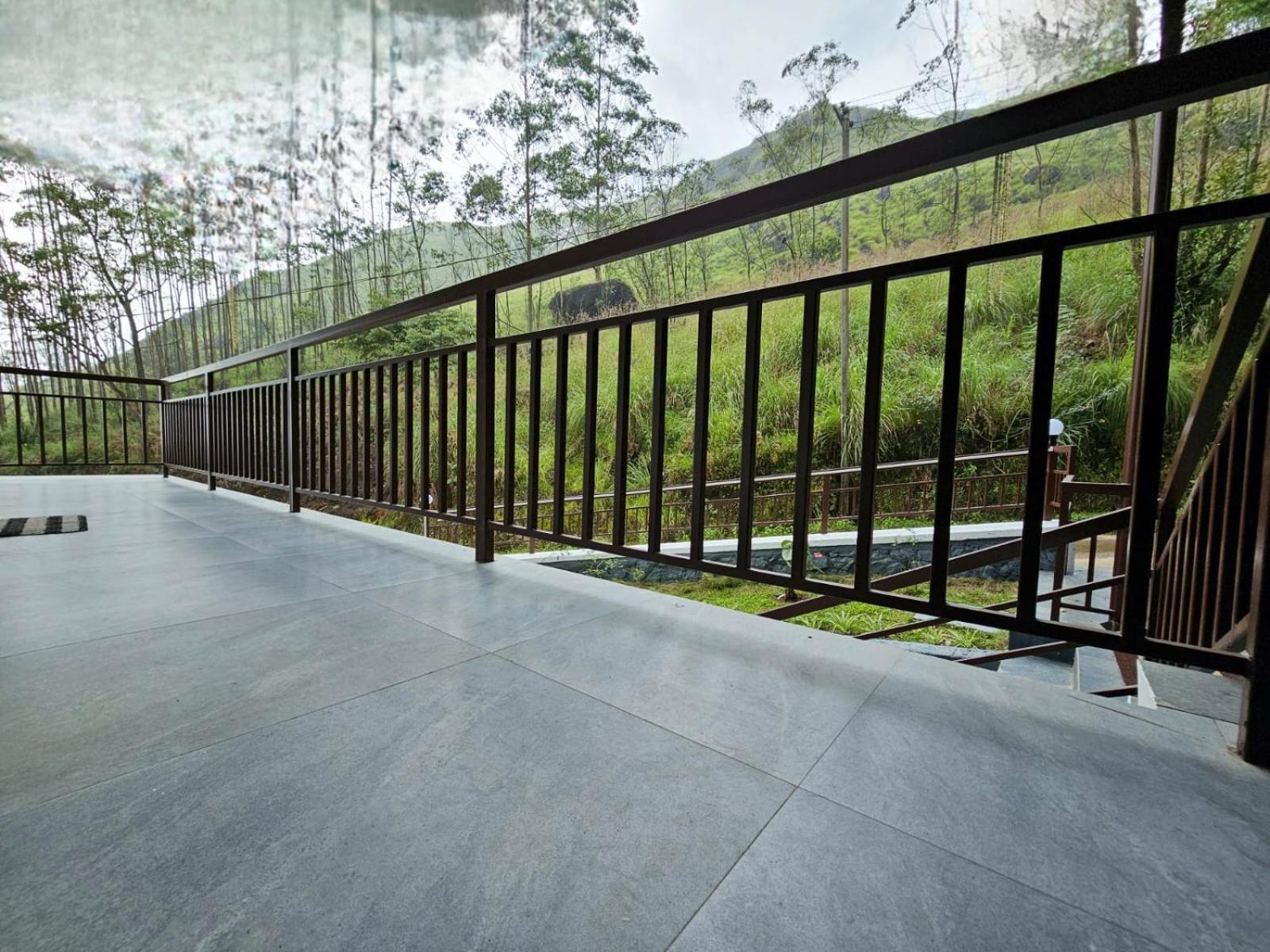 לינה וארוחת בוקר Devikolam Rock And Mist Munnar מראה חיצוני תמונה